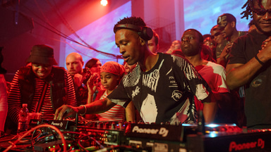 Photo of set DJ Lag.