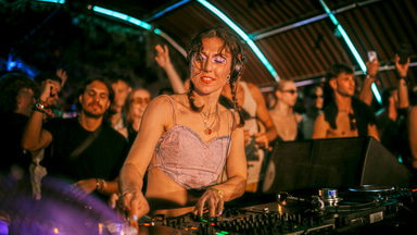 Photo of set Dr. Rubinstein.