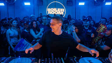 Photo of set Floating Points.