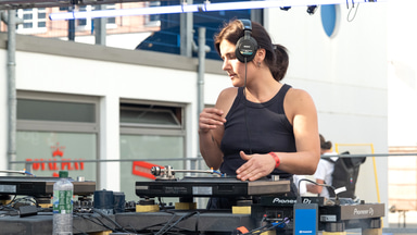 Photo of set Karine.