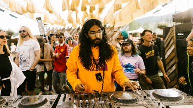 Photo of set Nikki Nair.