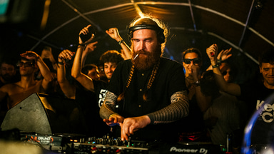 Photo of set RØDHÅD.