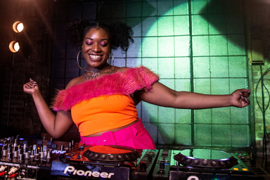 Photo of set UNIIQU3.