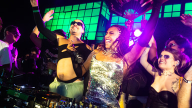 Photo of set Valentina Luz.