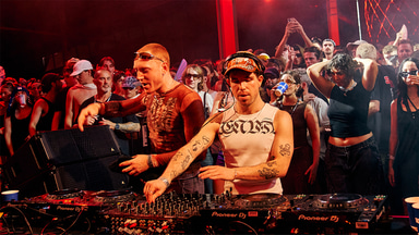 Photo of set X CLUB..