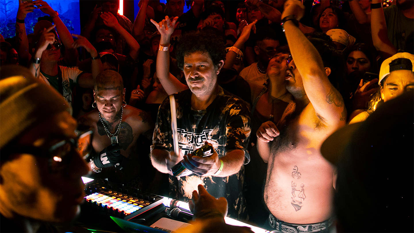 Flyer for event Amantes Del Futuro.