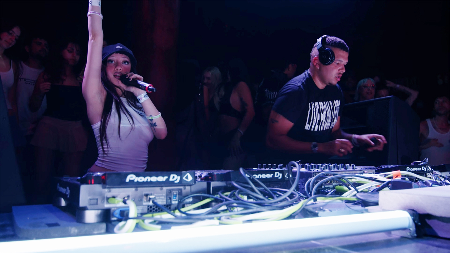 Flyer for event Six Sex & MCR-T (live).